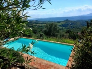 Farmhouse with Pool in the Sabine Hills